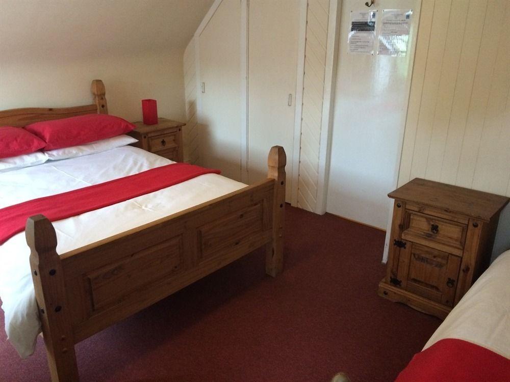 Balconie Inn Evanton Екстериор снимка